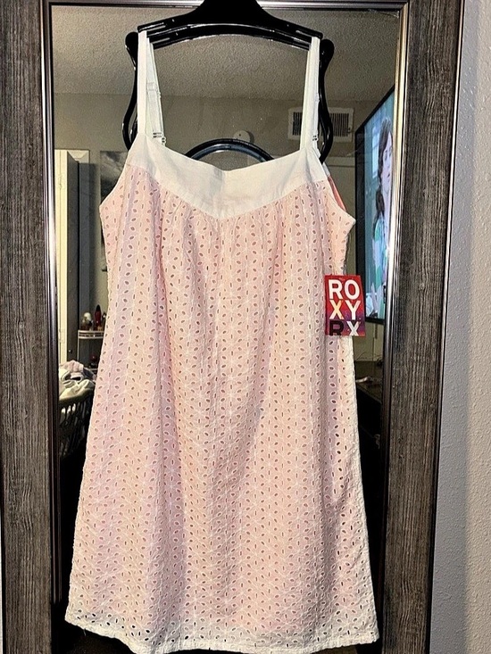 Roxy Dresses & Skirts - Roxy Bay Breeze Eyelet Minidress Pink & White Large